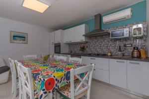 Kuchyň nebo kuchyňský kout v ubytování Holiday home in Crikvenica 41380