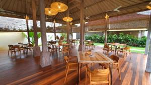 Un restaurant sau alt loc unde se poate mânca la United Colors of Bali