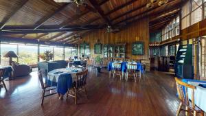 Restaurace v ubytování Hotel Arenal Lodge