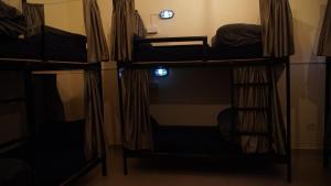 PerkUp Hostel客房内的一张或多张双层床