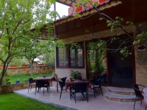 Κήπος έξω από το Sinter Terasse House Hotel