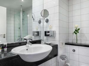 Koupelna v ubytování Mercure Hotel Ingolstadt