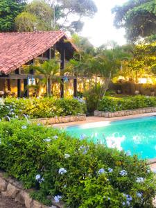 The swimming pool at or close to Peixe Crew Manguinhos