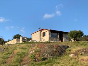 una casa in cima a una collina di Quinta de S. Cipriano a Resende