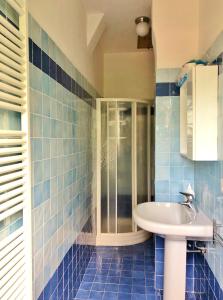 A bathroom at Borgo Castelluccio Country House