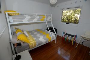 Двуетажно легло или двуетажни легла в стая в Sea-Esta @ Inverloch