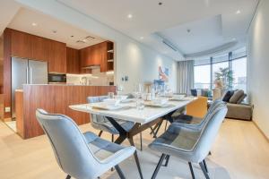 Posezení v ubytování RH- A Stylish Home Away from Home, Spacious 02 BR near Dubai Mall + 26 fotografií