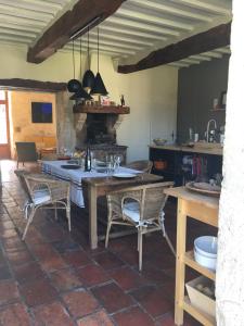O bucătărie sau chicinetă la La Chartreuse