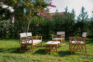 A garden outside Agriturismo Casa Matilde