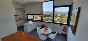 A kitchen or kitchenette at Villa Vicente