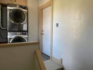 Kép 2 BR Apt near Great Lakes Naval Base and 6 Flags szállásáról Waukeganben a galériában