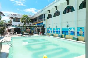 Afbeelding uit fotogalerij van RedDoorz Plus @ Castle Chateau Iloilo in Iloilo City