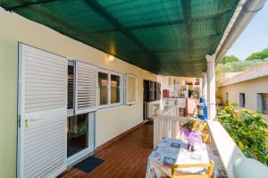 Balkón nebo terasa v ubytování Apartments Rašica Molunat
