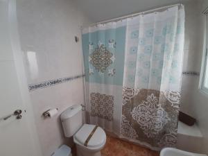 Koupelna v ubytování ALOJAMIENTO LA TERRAZA DE LUIS
