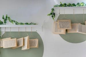 The library in Az apartmant