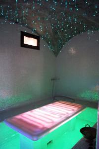 Basen w obiekcie Huge Golf and Spa Mansion 8 min from Puerto Banus lub w pobliżu