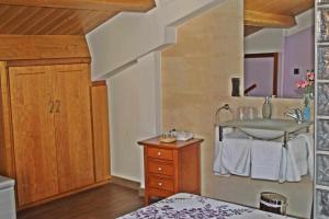 A bed or beds in a room at Hotel Apartamentos Melihah