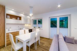 Kuchnia lub aneks kuchenny w obiekcie APARTAMENTY NA SKARPIE