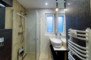 Łazienka w obiekcie APARTAMENTY NA SKARPIE