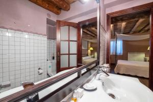 Koupelna v ubytování Casa Insol + 30 fotografií