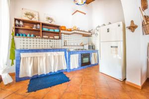 Kuchnia lub aneks kuchenny w obiekcie Villa Barbera - Xenia Sicily Villas