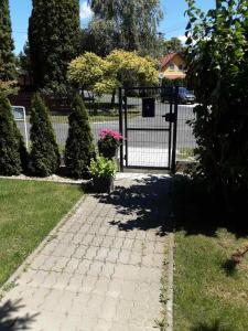 Vonkajšia záhrada v ubytovaní MELÁNIA