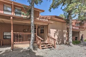 Tòa nhà nơi căn hộ tọa lạc