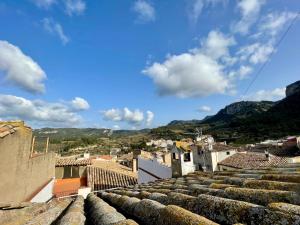a view from the roofs of a town at Ca Blai de Brull en el centro de Tivissa in Tivissa