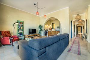Galeriebild der Unterkunft 'Feel@Home' Xlendi Retro Designer Apt 30sec from beach in Xlendi