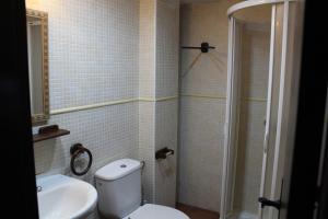 Koupelna v ubytování Apartamentos NOGUERA de ALBARRACÍN