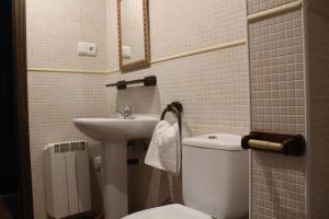 Koupelna v ubytování Apartamentos NOGUERA de ALBARRACÍN