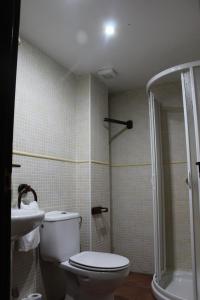 Koupelna v ubytování Apartamentos NOGUERA de ALBARRACÍN