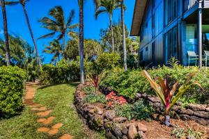 Mahina Surf外面的花园