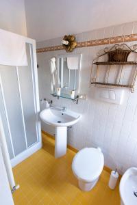 A bathroom at Agriturismo Le Biricoccole