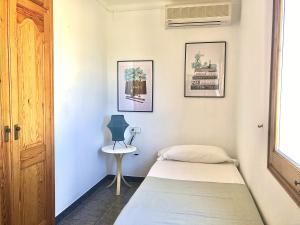 Postel nebo postele na pokoji v ubytování Villa Begur - Sa Fontansa