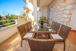Balkón nebo terasa v ubytování Apartment in Dramalj 41606 + 31 fotografií