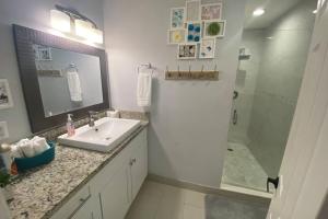 Heated private pool - 6bedroom - Large backyard - Arcade - Family Fun