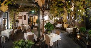 Restaurace v ubytování Hotel Au Quartier