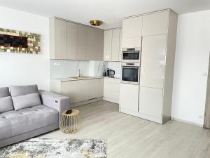Kuchyňa alebo kuchynka v ubytovaní New Luxury City centre apartment with panoramic view, free parking