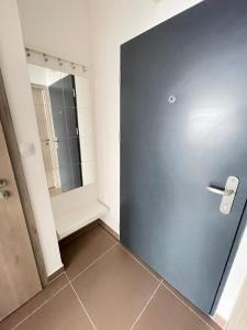Fotografia z galérie ubytovania New Luxury City centre apartment with panoramic view, free parking v Bratislave