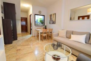Posedenie v ubytovaní Letmalaga Economy Menita