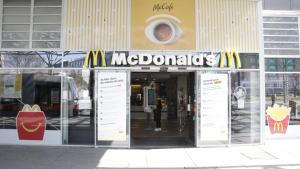 Supermarket nebo jiné obchody v  apartmánu nebo okolí