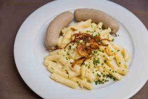 Makanan di atau berdekatan hotel