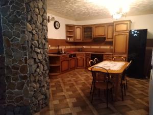 Fotografia z galérie ubytovania Dom w Bieszczadach 10 osobowy v destinácii Wołkowyja