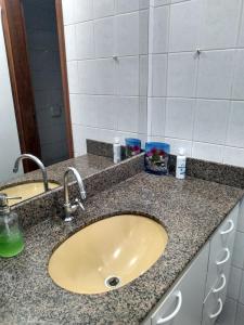 A bathroom at Jeremias Hostel Bar