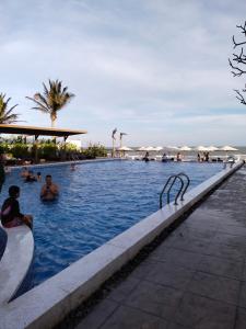 Hồ bơi trong/gần Aria Resort- Căn hộ, Villa nghỉ dưỡng sát cạnh bãi tắm riêng miễn phí