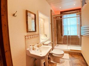 F2 Charming City Centre Apartment full of Character
