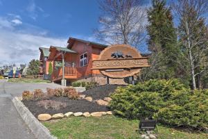 ピジョン・フォージにあるRustic Pigeon Forge Cabin with Hot Tub Near Town!のギャラリーの写真