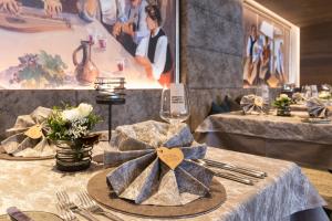 Fotografie z fotogalerie ubytování Hotel Sonnblick v Sankt Leonhard im Pitztal + 37 fotografií