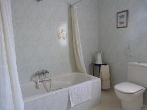 A bathroom at Casas del Parador - Las Eras